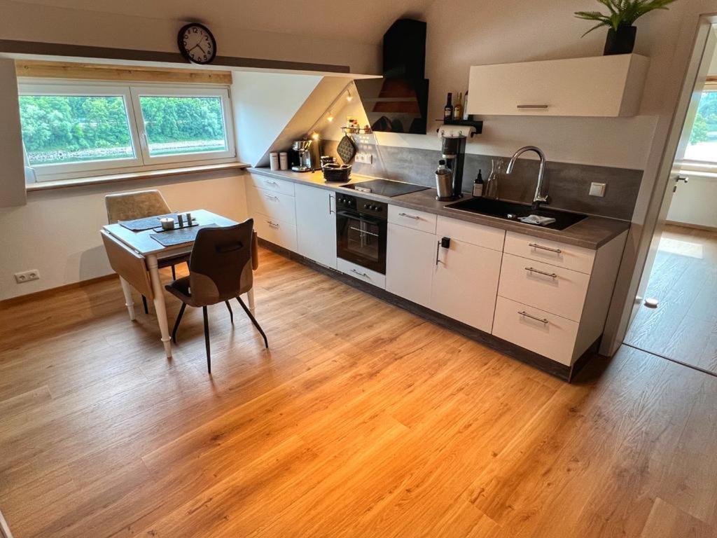 Helle 2 Zimmer Dg Wohnung Passau Exteriör bild